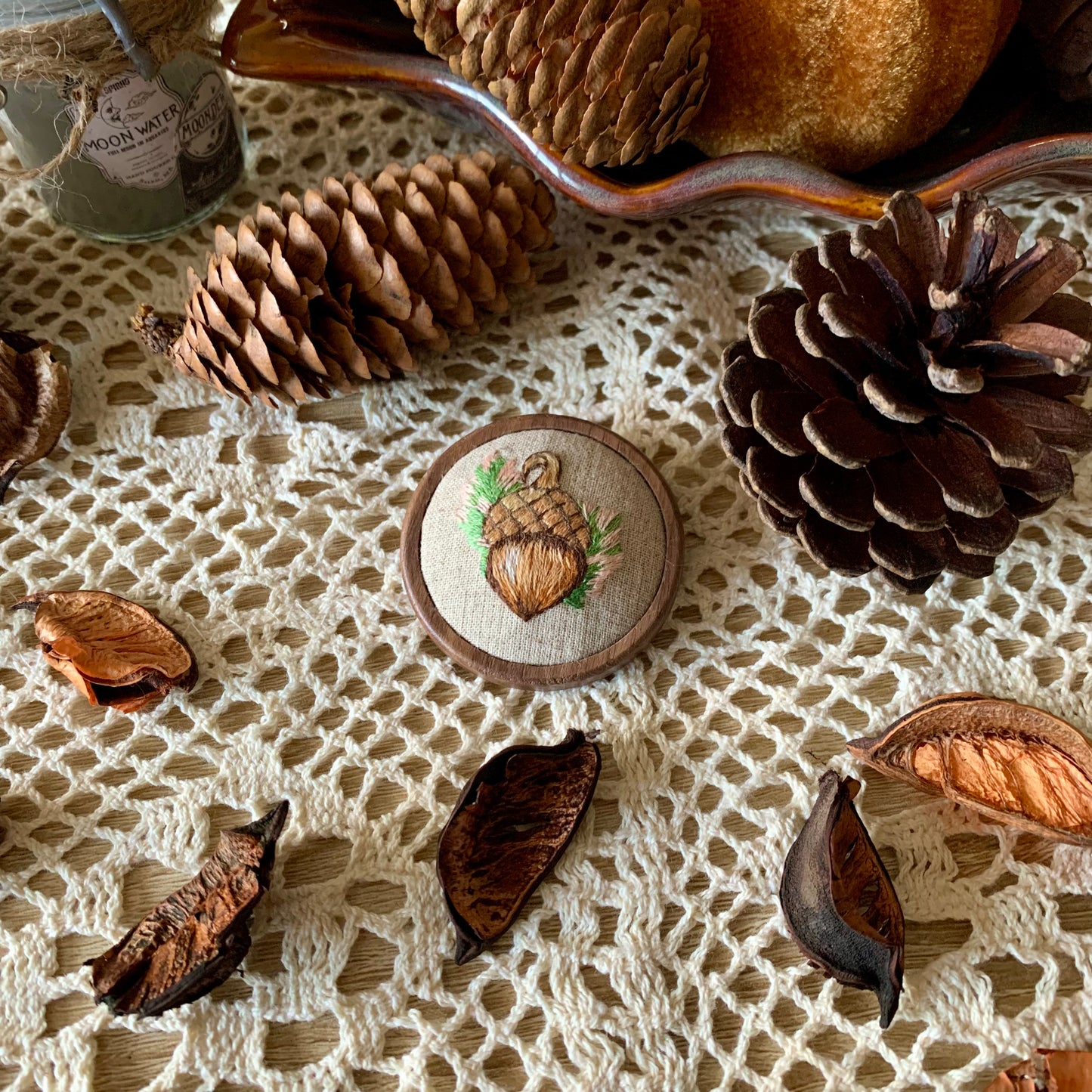 Broche Mabon - Gland