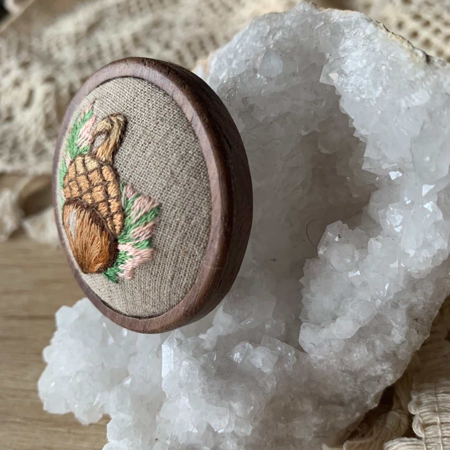 Broche Mabon - Gland